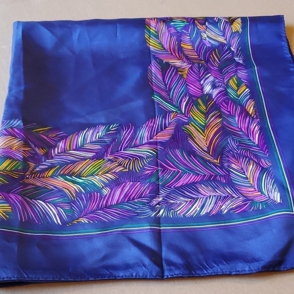 Vintage Paoli blue feather square scarf. Size 27 square. EUC - Picture 5 of 6
